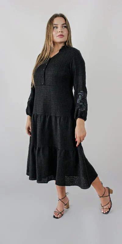 Linen dress with embroidered sleeves